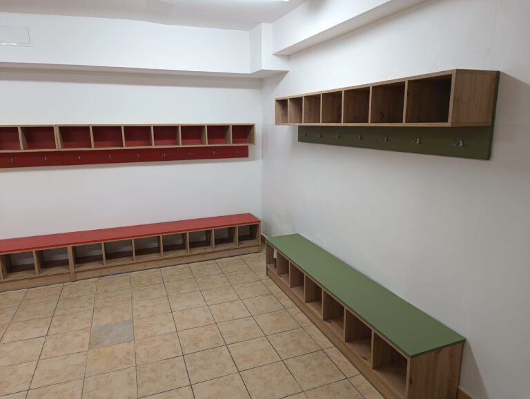 Kors Meble zabudowa szafki dla szkoły